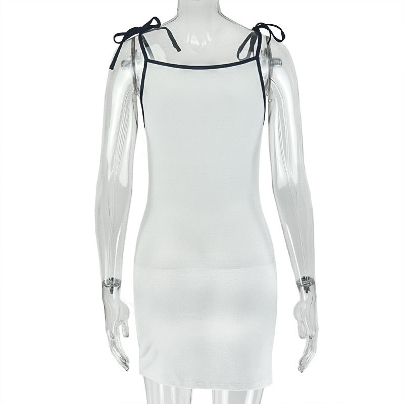 Comfortable home-style women's clothing: Outfit with a full-skirt, round neckline, sleeveless, short style, simple and trendy dress