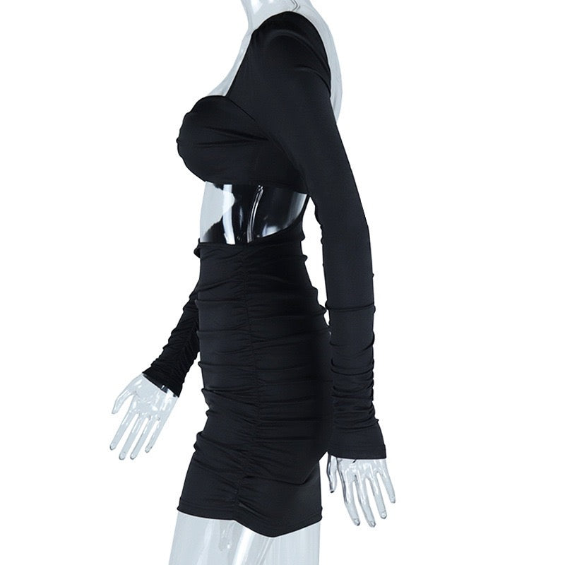 Women's backless sexy pleated street dress with pure color long sleeves, V-neck, and fitted full-skirted design