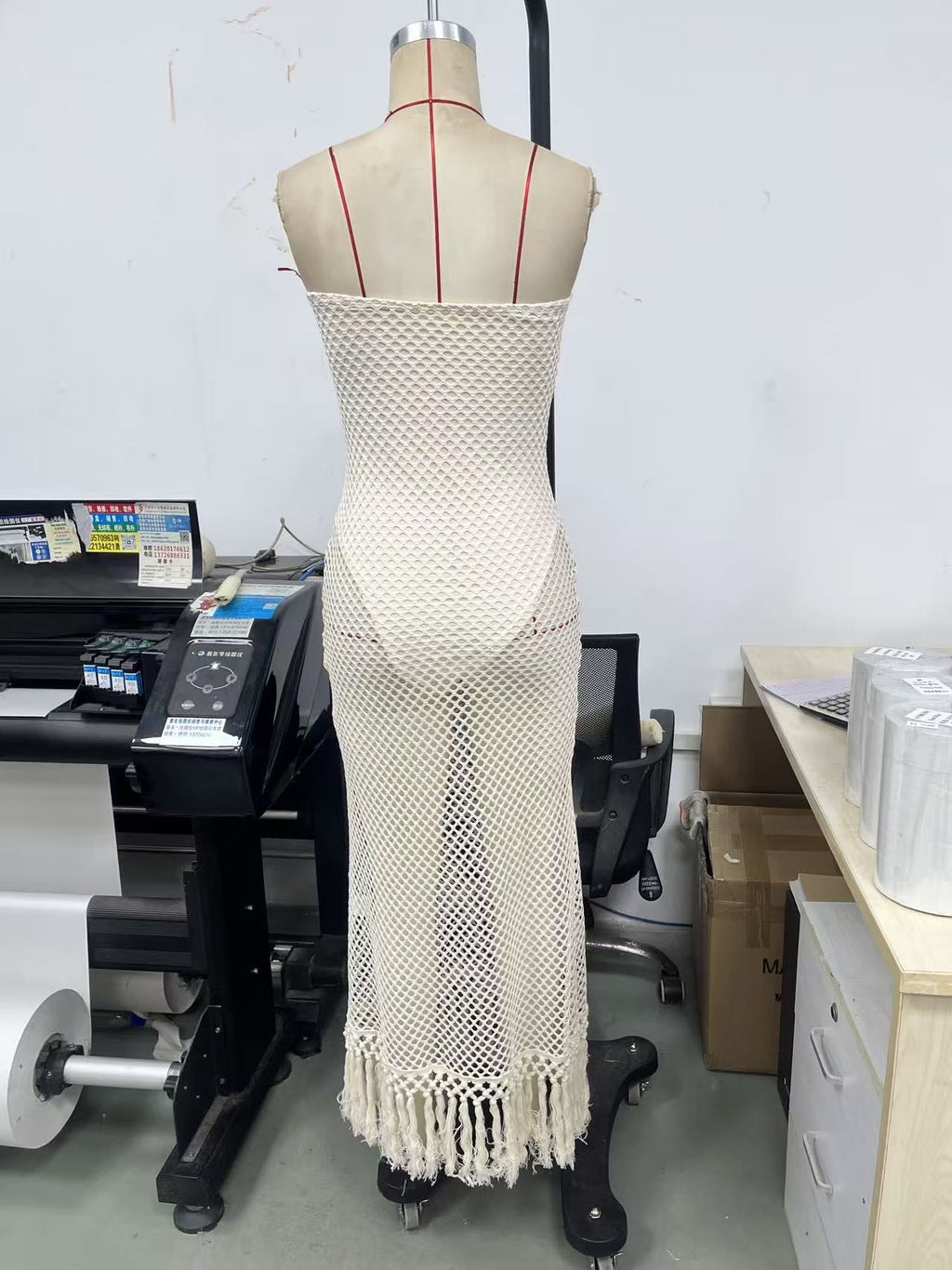 Solid Color Hollow Out Knitted Patchwork Women's Tassel Hem Dress Slim Sexy Beach Vacation Wears Strapless Fitting
Maxi Dresses