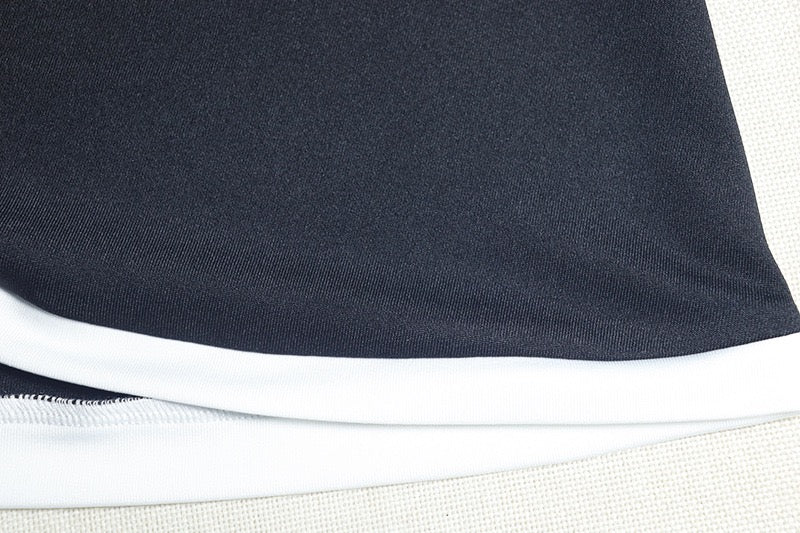 High-waisted dress with a straight neckline