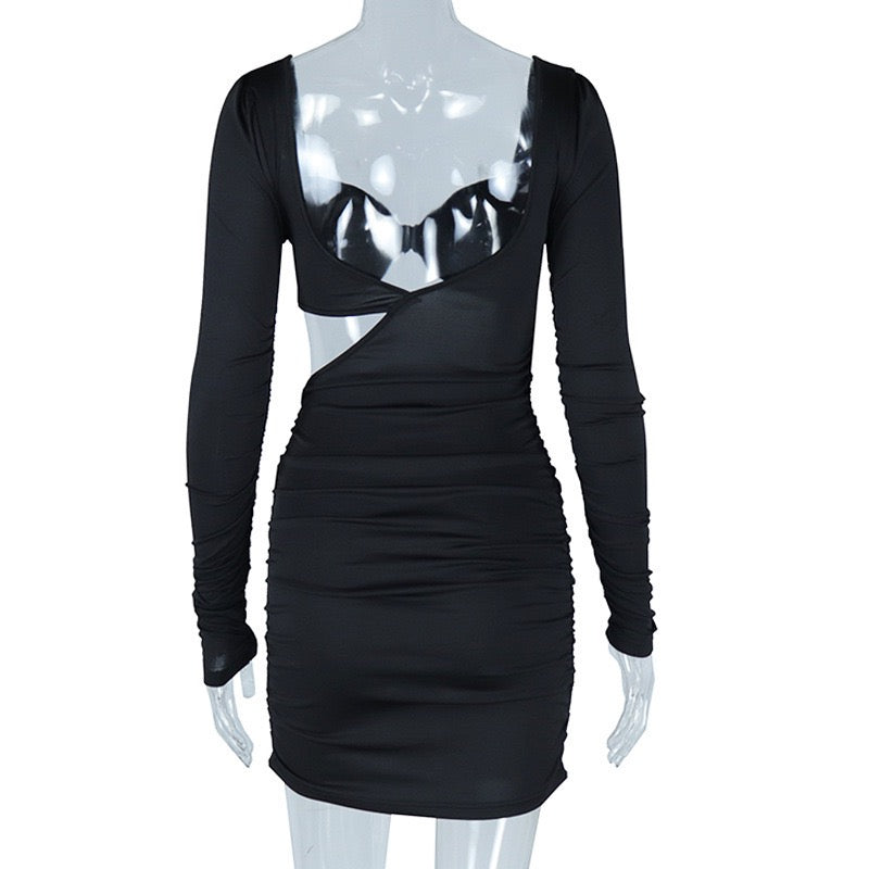 Women's backless sexy pleated street dress with pure color long sleeves, V-neck, and fitted full-skirted design