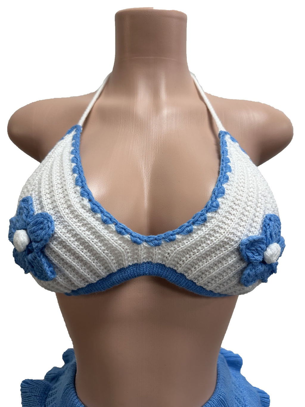 Women's Knitted Crochet 2 Piece Sets Sexy 3D Flower Decorate Bikini Tops and Ruffles Shorts Matching Beach
Vacation Outfits